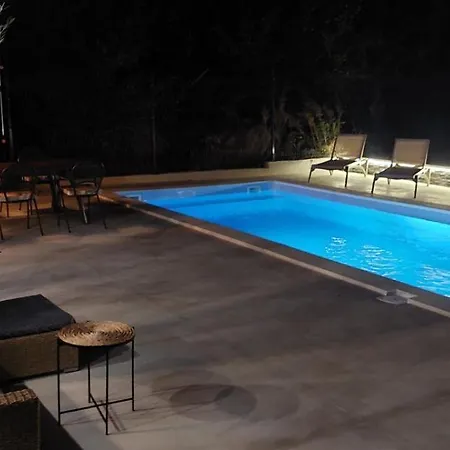 Hacienda Matea Mit Whirlpool, Pool Und Grill Holiday home Pula