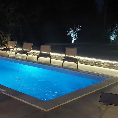 Hacienda Matea Mit Whirlpool, Pool Und Grill Pula